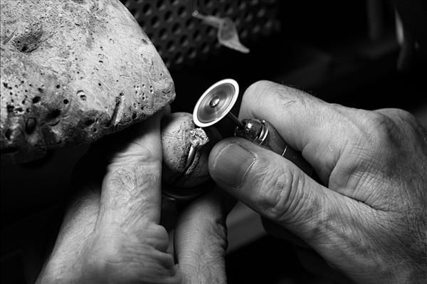 白工廠珠寶首飾高級(jí)定制 定金支付流程與開(kāi)發(fā)銷售服務(wù)